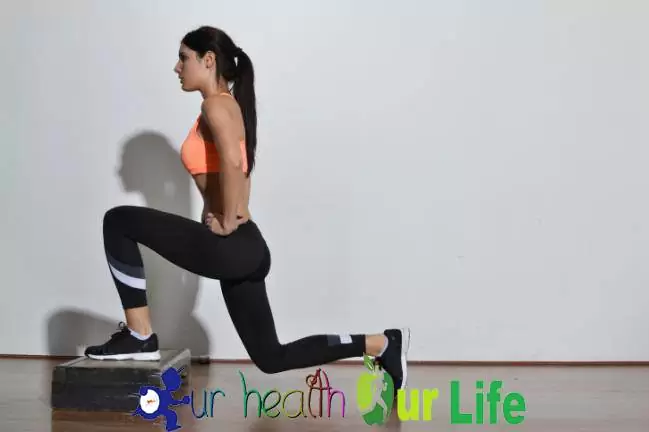 Lunges to lifting the butt
