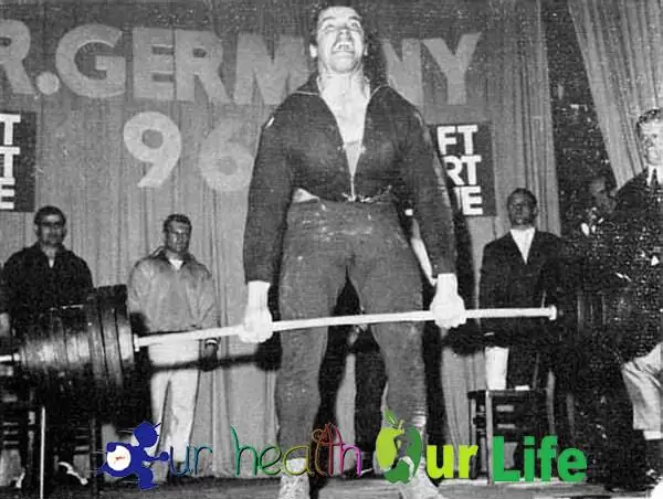 How to gain muscle mass fast - Arnold in a contest of strength before bodybuilder