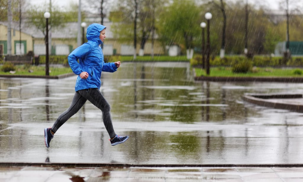 8 Tips for running in the rain time